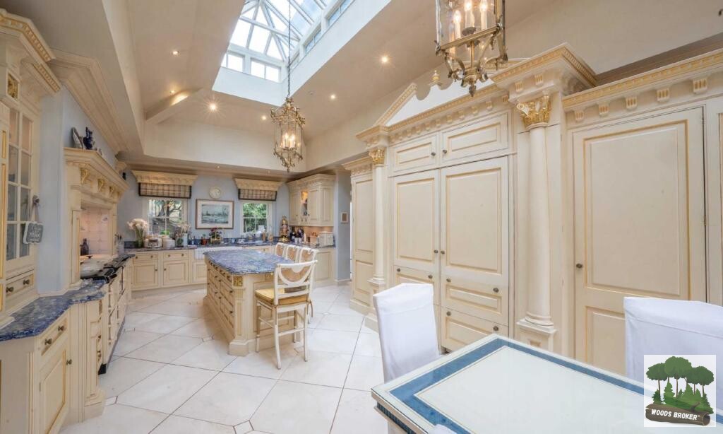 Glen Usk Road, Llanhennock Mansion