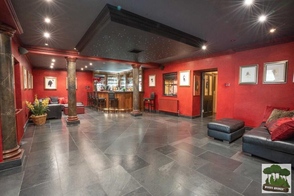 Glen Usk Road, Llanhennock Mansion